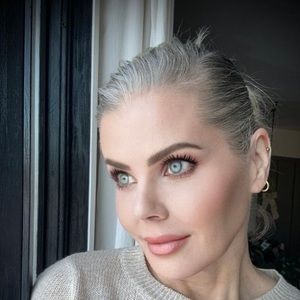 Meet your Posher, Candace